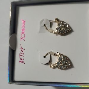 Betsy Johnson Heart ❤️ Earrings